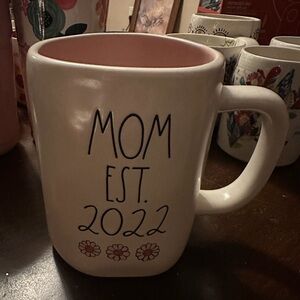 Rae Dunn Mom Est. 2022 Mug - White and Pink